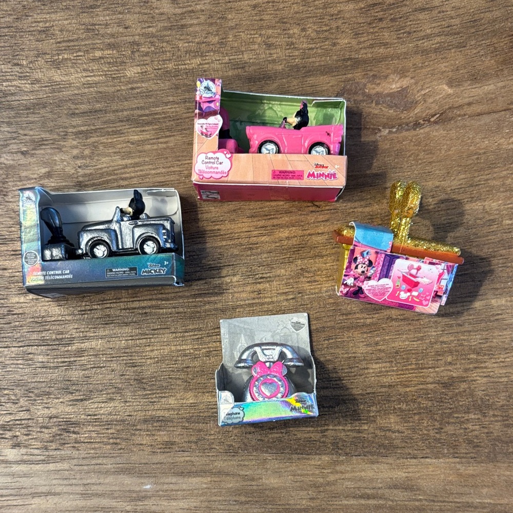Disney Minnie/Mickey Mouse Mini Brands